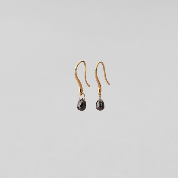Me&Audrey Nora / Black Briolette Earrings