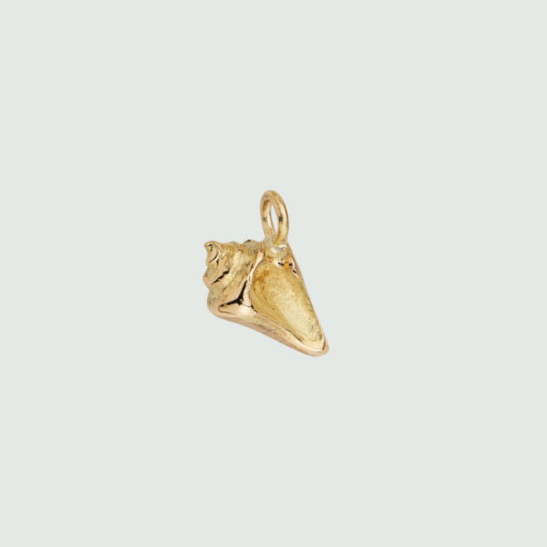 Me&Audrey POINTED CONCH SHELL Charm / Pendant